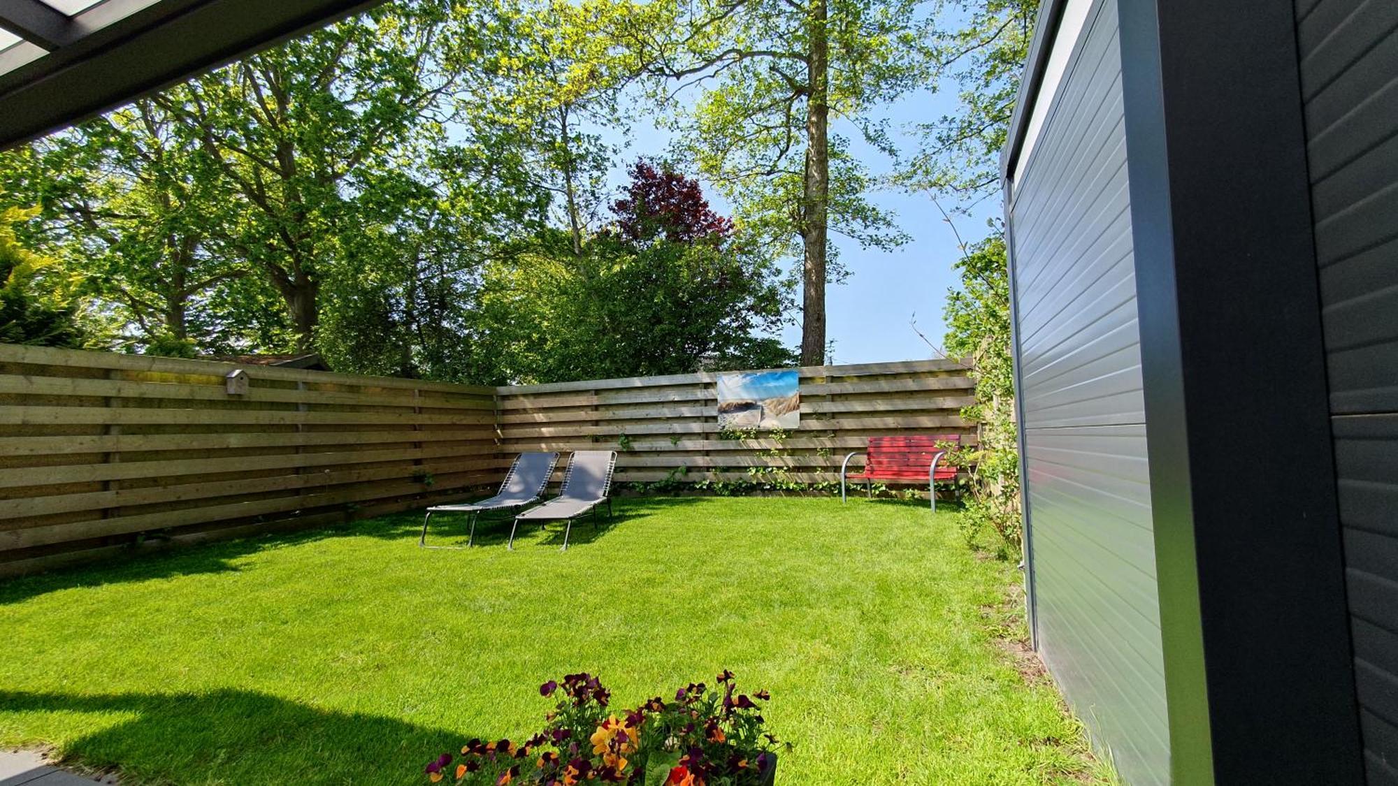 Luxe Zomerwoning Met Omheinde Tuin Voor Hond En Kinderen Dirkshorn Esterno foto